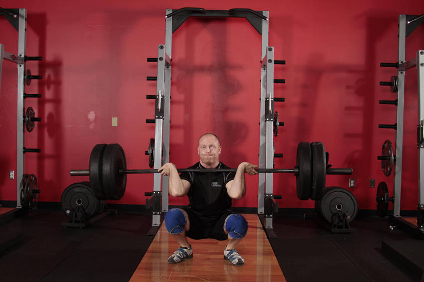 Bar ile Clean and Jerk (Silkme) hareketi başlangıç ve bitiş pozisyonu