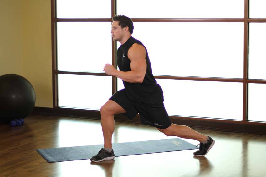 Bulgar Split Squat hareketi başlangıç ve bitiş pozisyonu