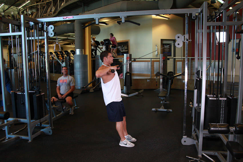 Cable Rope Rear-Delt Rows start and end position
