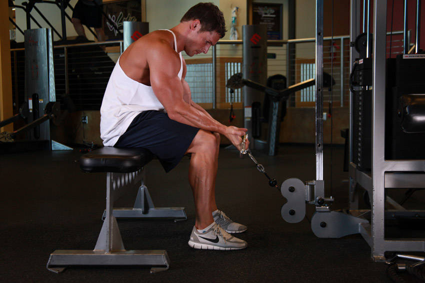 Cable Wrist Curl start and end position