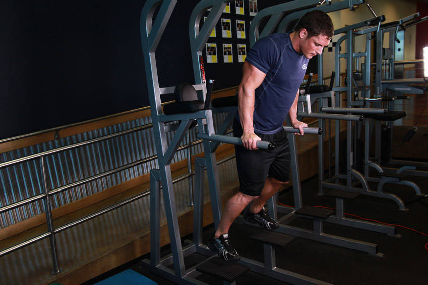 Chest Dip start and end position