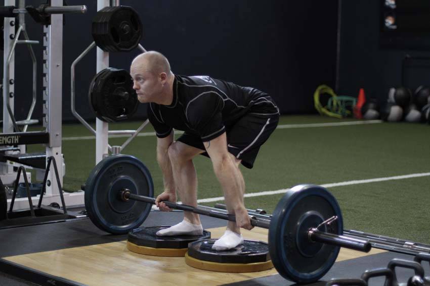Deficit Deadlift start and end position