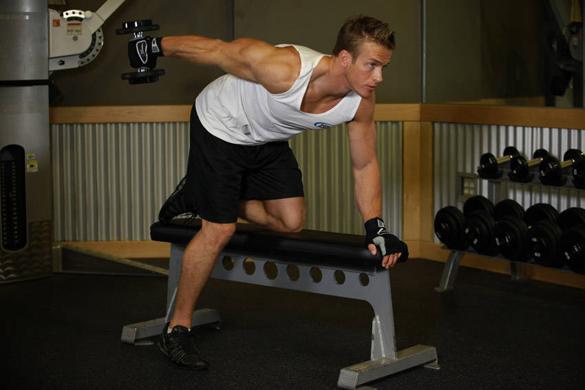 Dumbbell Triceps Kickback start and end position