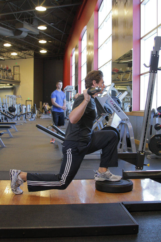 Elevated Back Lunge start and end position