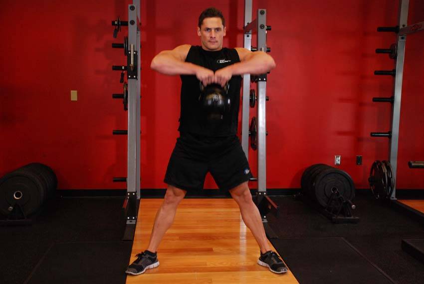 Kettlebell Sumo High Pull start and end position