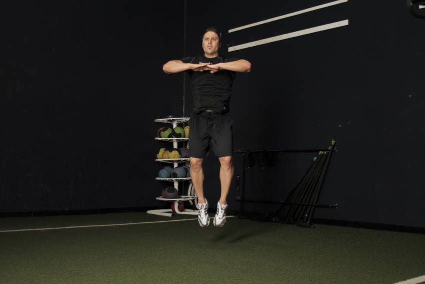 Dizleri Çekerek Sıçrama (Tuck Jump) hareketi başlangıç ve bitiş pozisyonu