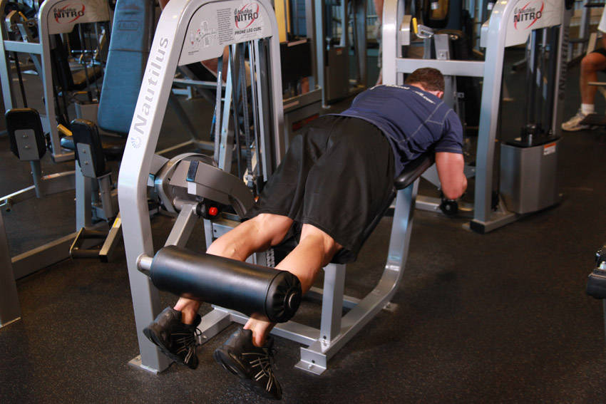 Lying Leg Curl start and end position