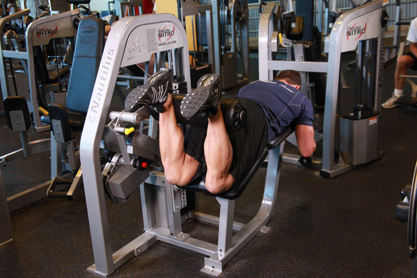 Lying Leg Curl start and end position