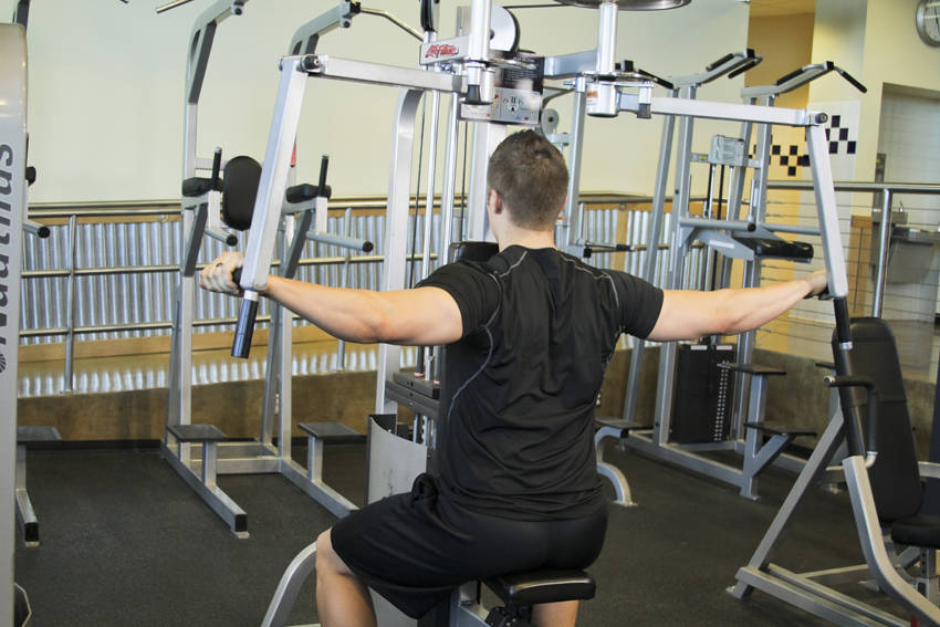 Reverse Pec Deck start and end position