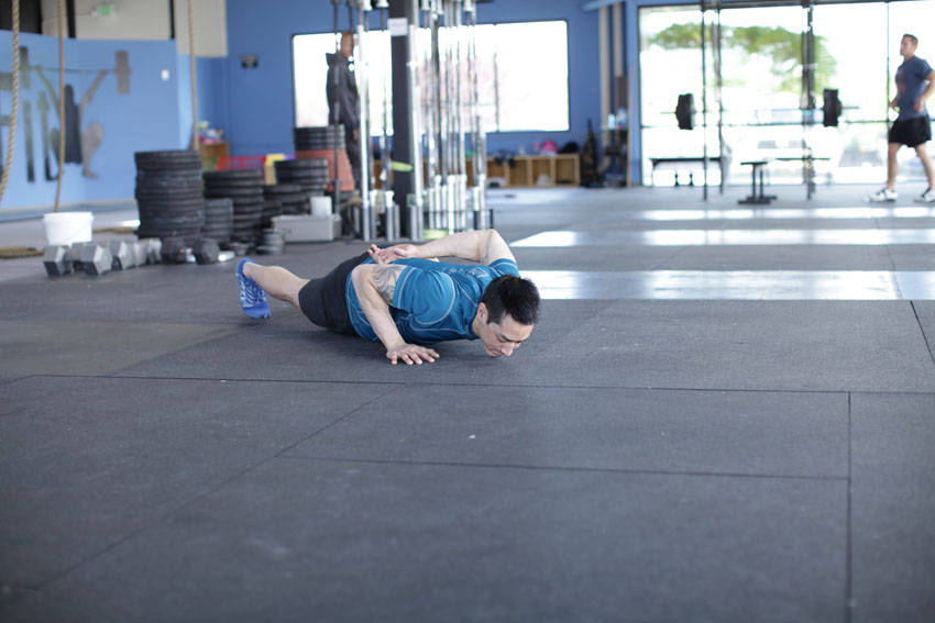Single-Arm Push-Up start and end position