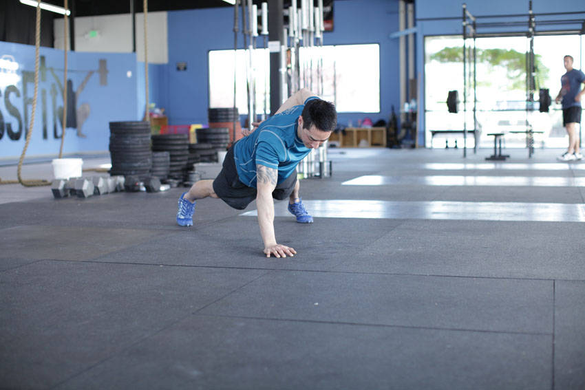 Single-Arm Push-Up start and end position