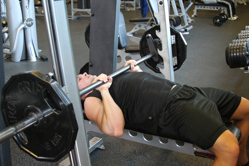 Smith Machine Close-Grip Bench Press start and end position