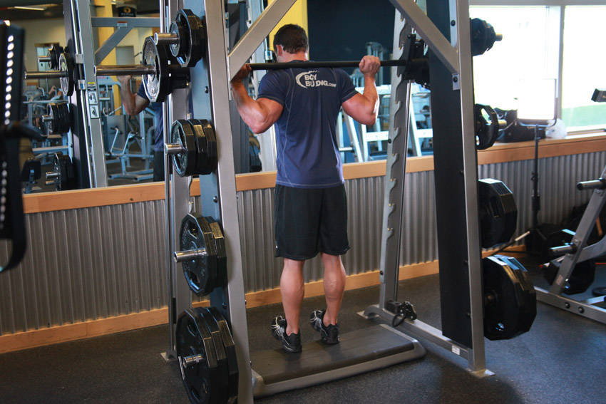 Smith Machine Reverse Calf Raises start and end position