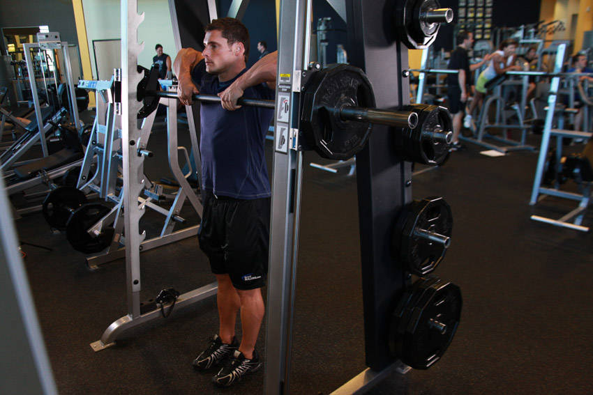Smith Machine Upright Row start and end position