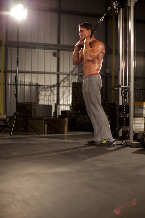 Standing Rope Crunch start and end position