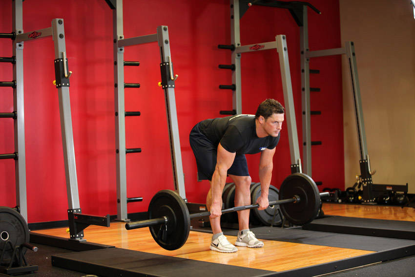 Düz Bacak Deadlift hareketi başlangıç ve bitiş pozisyonu