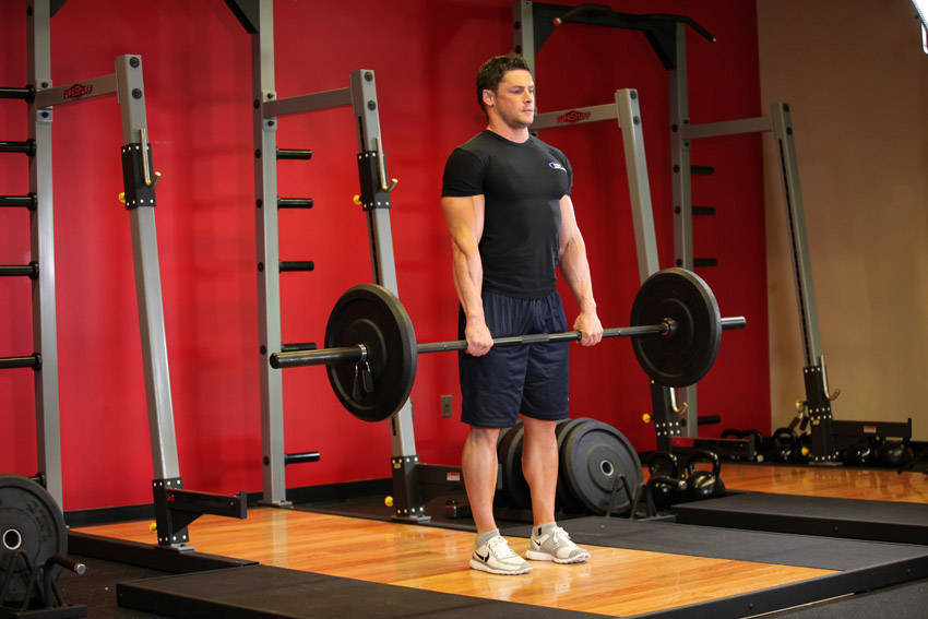 Düz Bacak Deadlift hareketi başlangıç ve bitiş pozisyonu