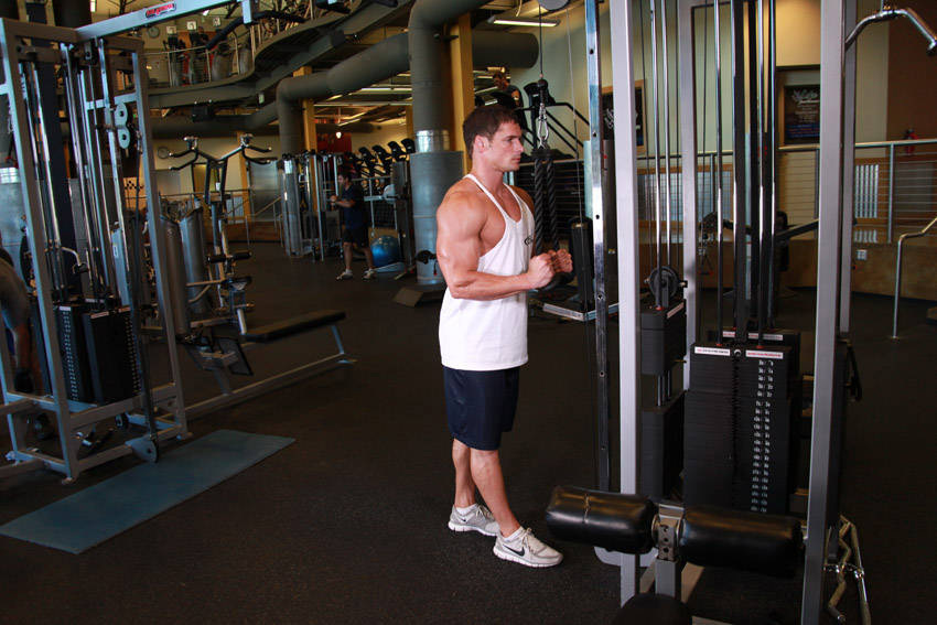 Triceps Pushdown - Rope Attachment start and end position