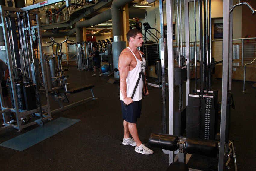 Triceps Pushdown - Rope Attachment start and end position
