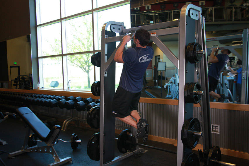 V-Bar Pullup start and end position